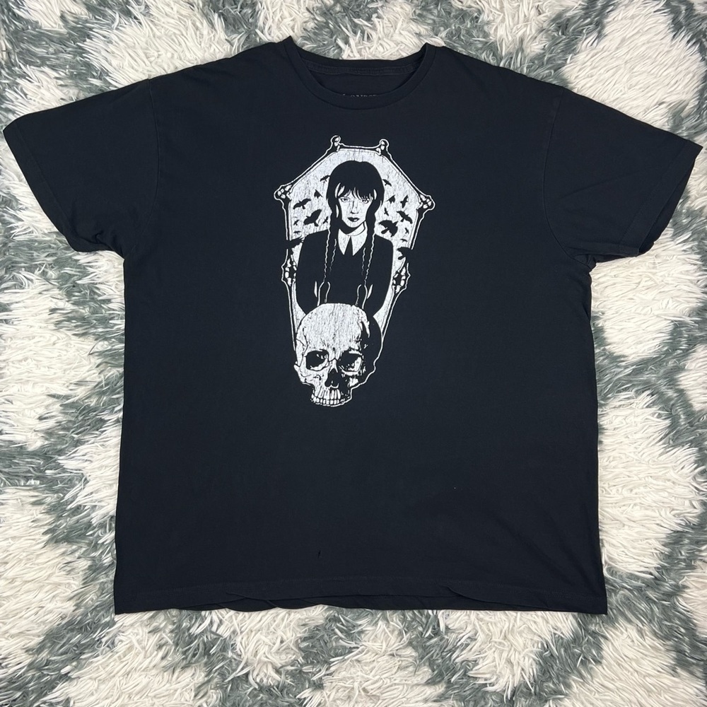 Netflix Wednesday Addams Adult Unisex Coffin & Skull Graphic T-shirt Black Sz XL